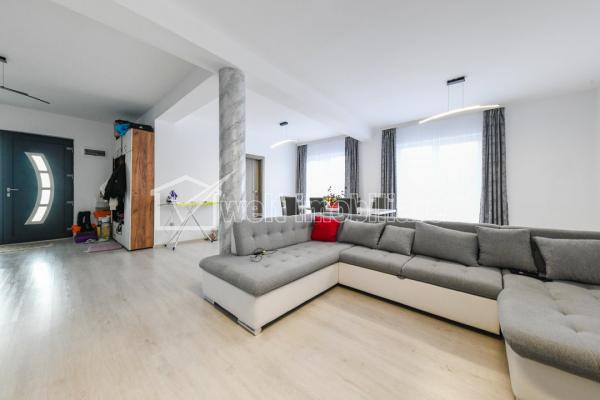 Casa 5 camere de vanzare in Chinteni, cartier Centru