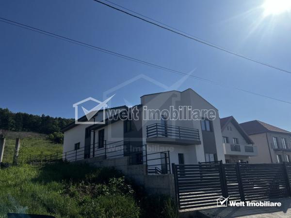 Casa 12 camere de vanzare in Campenesti, cartier Centru