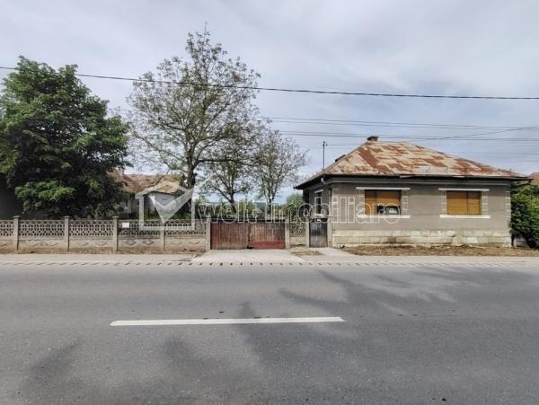Casa 3 camere de vanzare in Bontida, cartier Centru