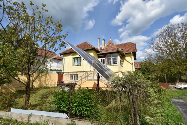 Casa 4 camere de vanzare in Bagara, cartier Centru