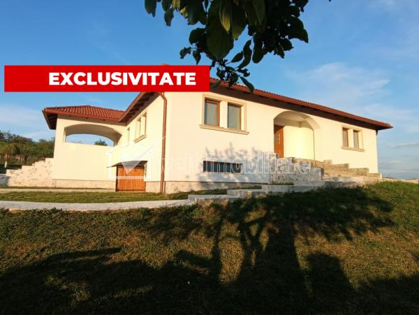Casa 5 camere de vanzare in Moristi, cartier Centru
