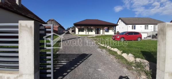 Casa 3 camere de vanzare in Salicea, cartier Centru