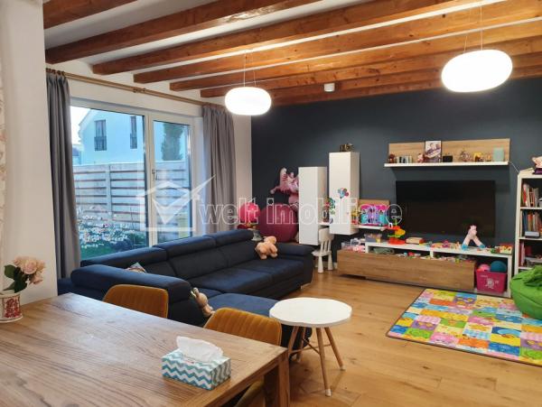 Casa 4 camere de vanzare in Floresti, cartier Centru