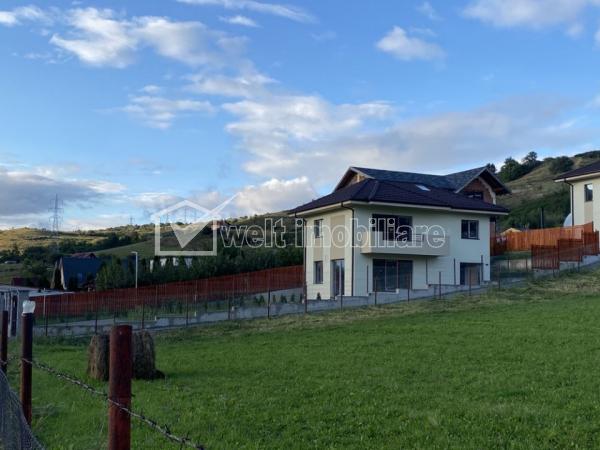 Casa 4 camere de vanzare in Popesti, cartier Centru