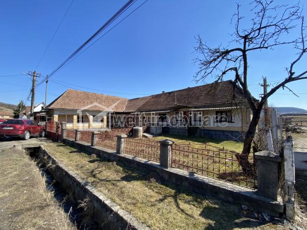 Casa 4 camere de vanzare, cartier Centru