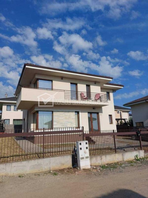 Casa 4 camere de vanzare in Dezmir, cartier Centru