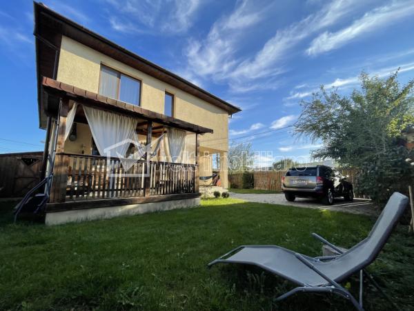 Casa 4 camere de inchiriat in Campenesti, cartier Centru